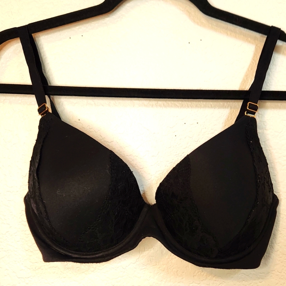 Soma Embraceable Perfect Coverage Black Bra with Black‎ Lace, Size 32DD